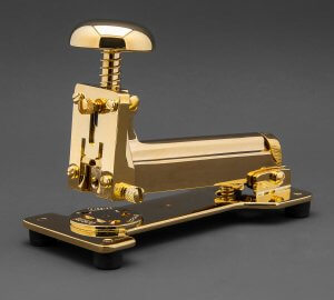 grapadora dorada El Casco Eibar fotografía de producto Einer